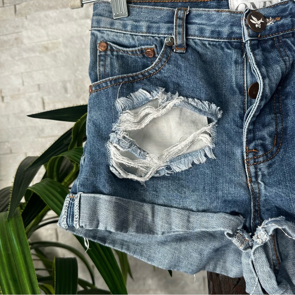 One Teaspoon Hawks Distressed Relaxed High Jean Denim Rise Shorts Size 24 - Picture 4 of 9